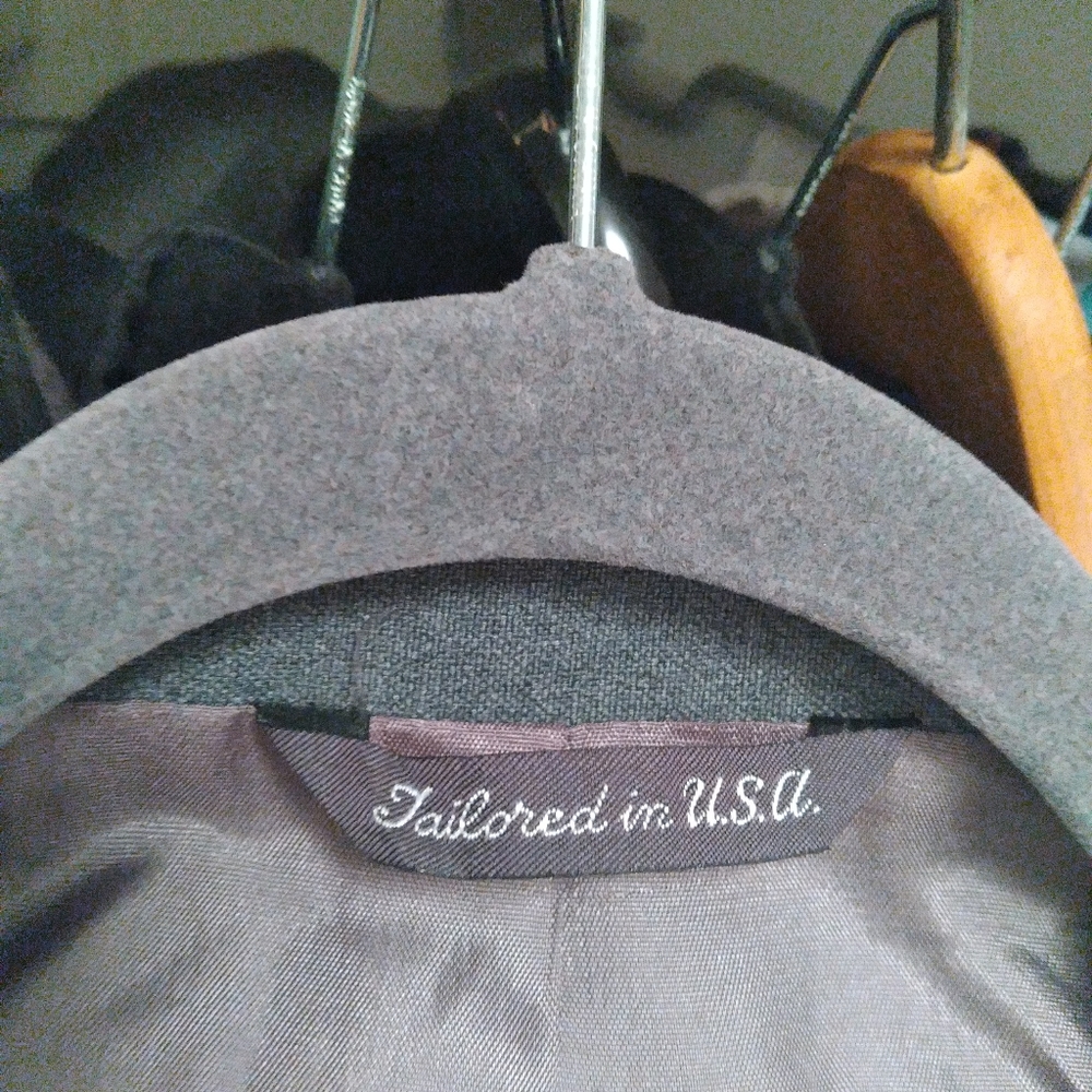 Tailor made in the USA 150 WOOL HAND STITCH